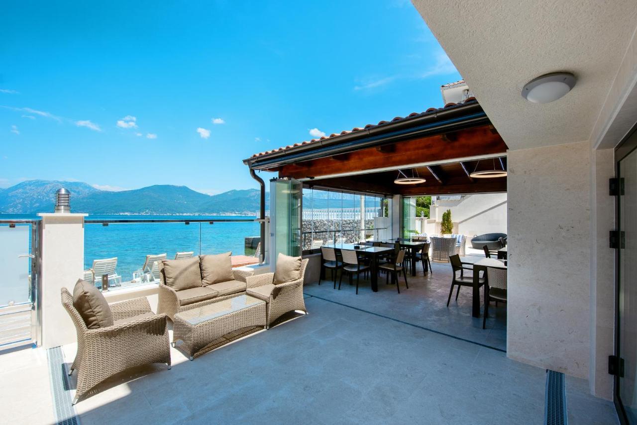 Santorini Apart Krasići Bagian luar foto