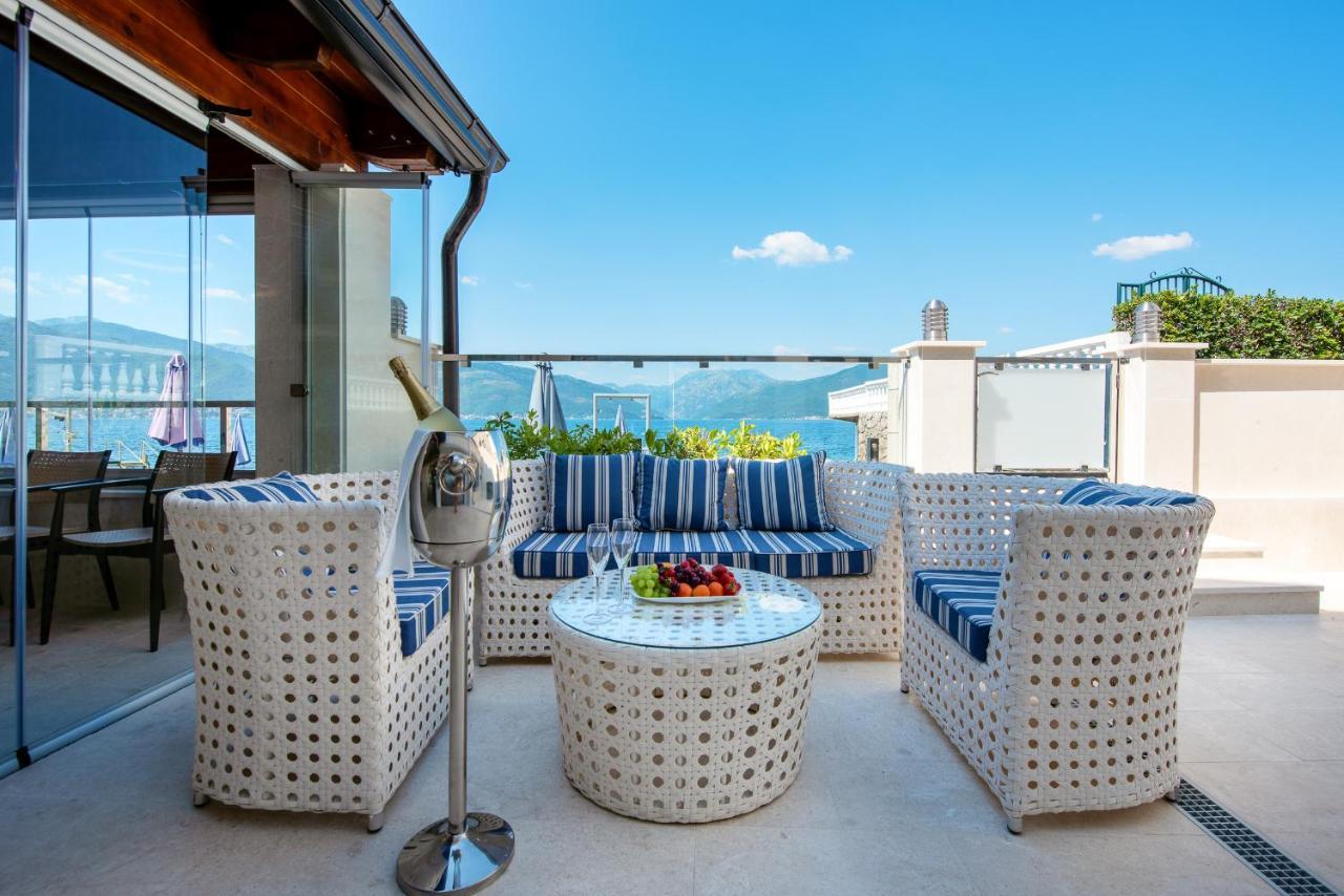 Santorini Apart Krasići Bagian luar foto