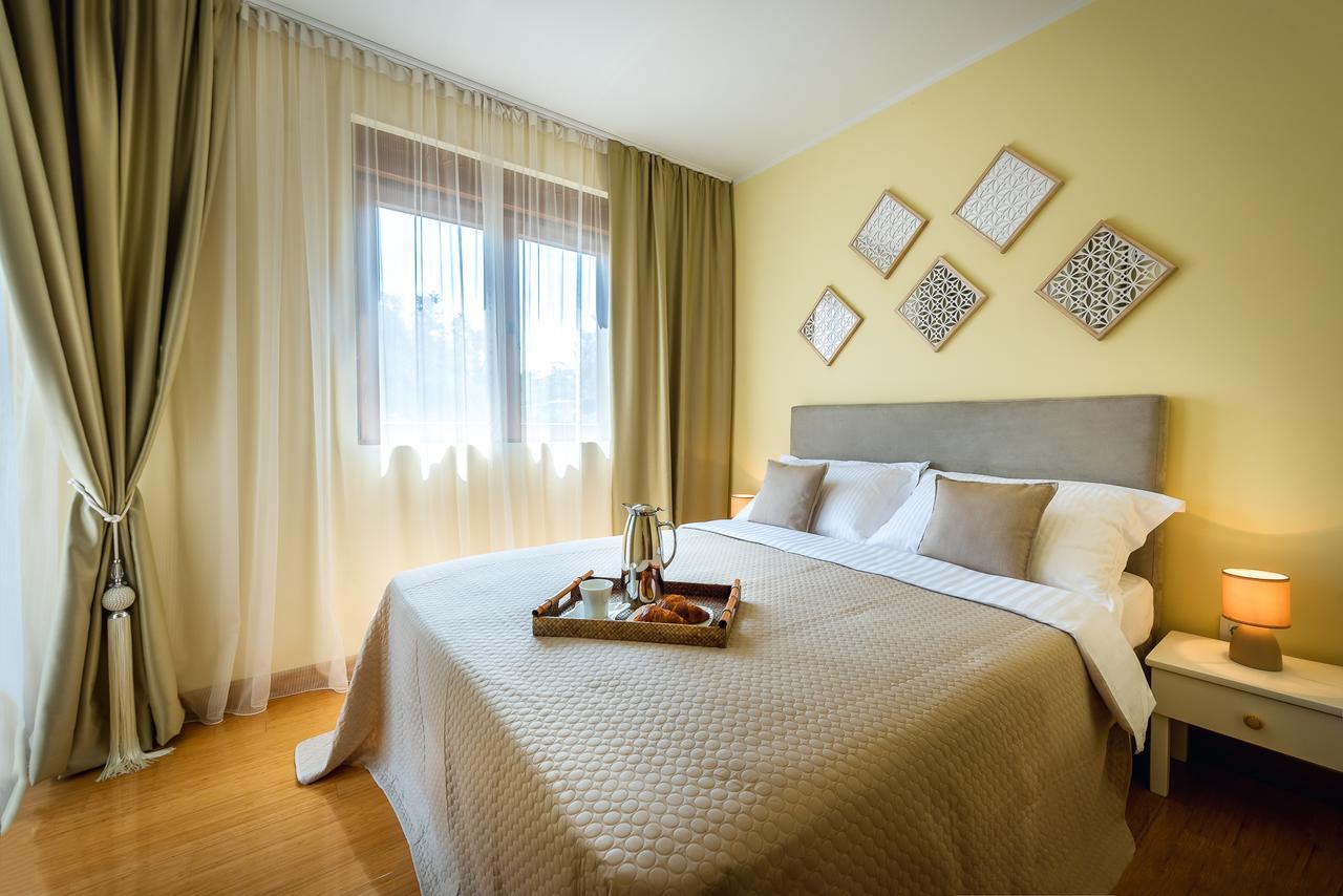 Santorini Apart Krasići Bagian luar foto