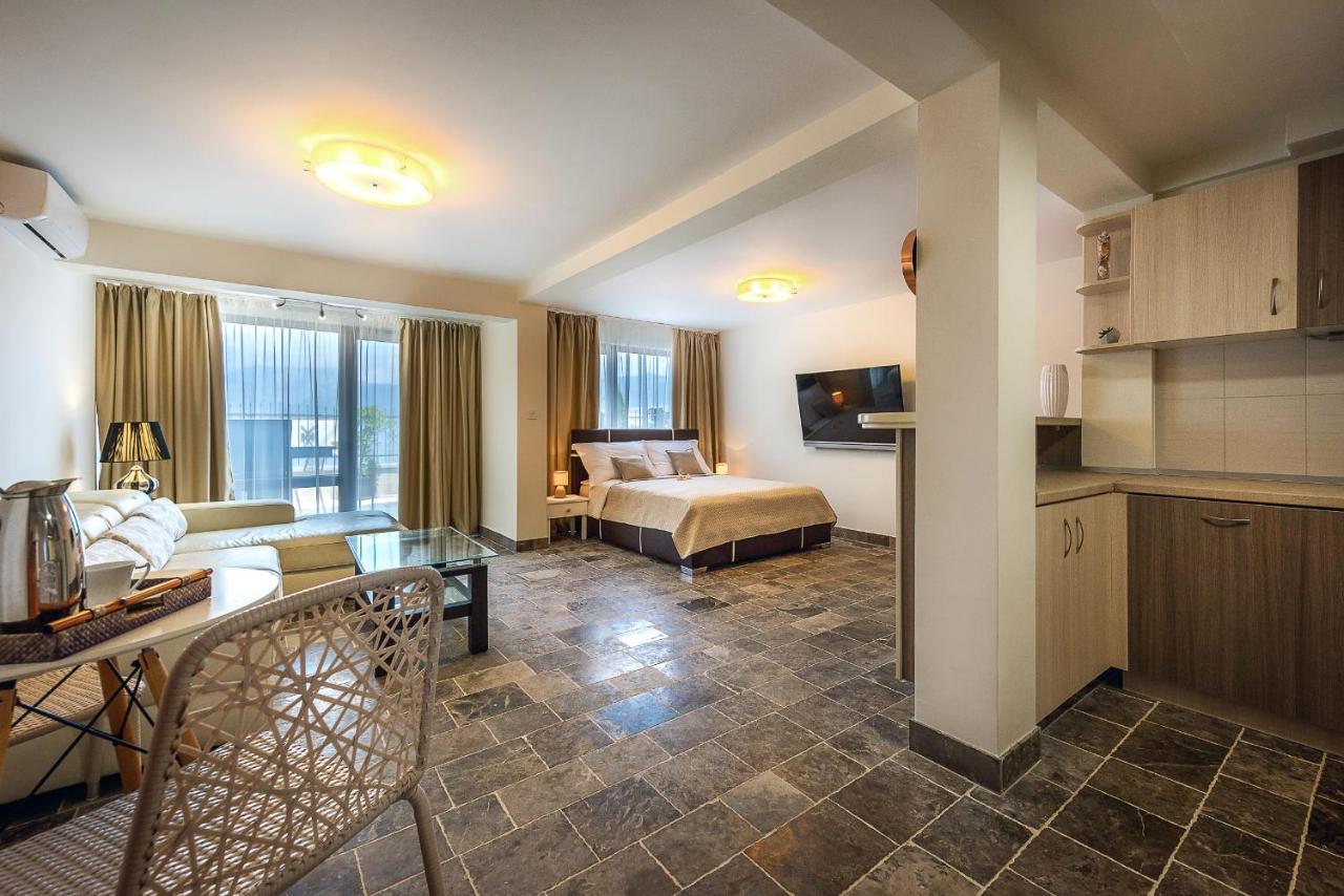 Santorini Apart Krasići Bagian luar foto