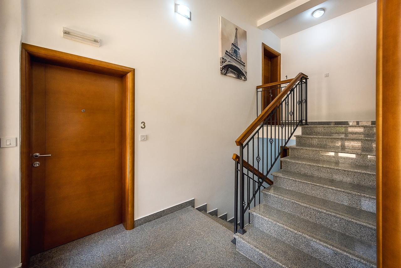 Santorini Apart Krasići Bagian luar foto
